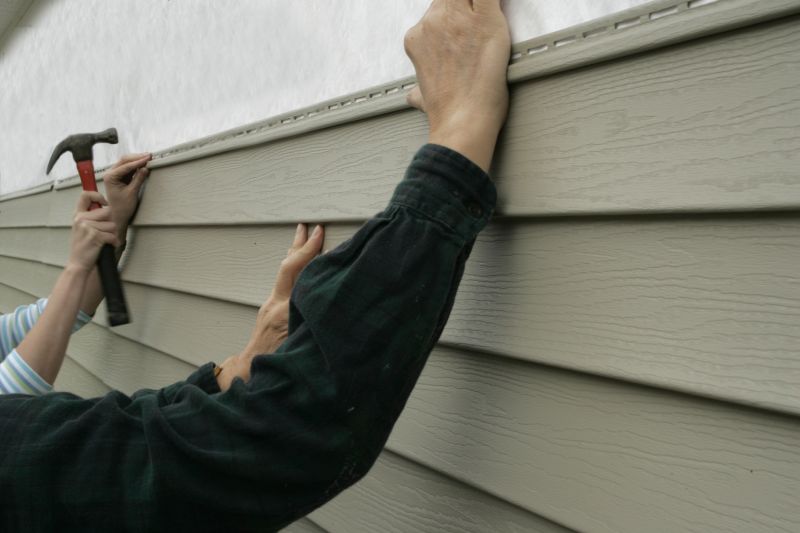 Top Siding Installation Companies in Holly, MI